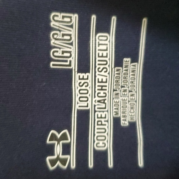 Under Armor long sleeved shirt - Picture 2 of 2